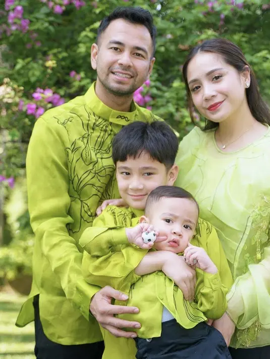 Potret Keluarga Raffi Ahmad Dan Nagita Saat Idul Adha Syahnaz Tampil