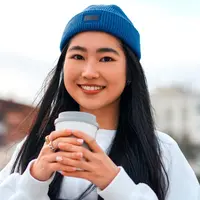 ilustrasi perempuan manis/ORION PRODUCTION/Shutterstock