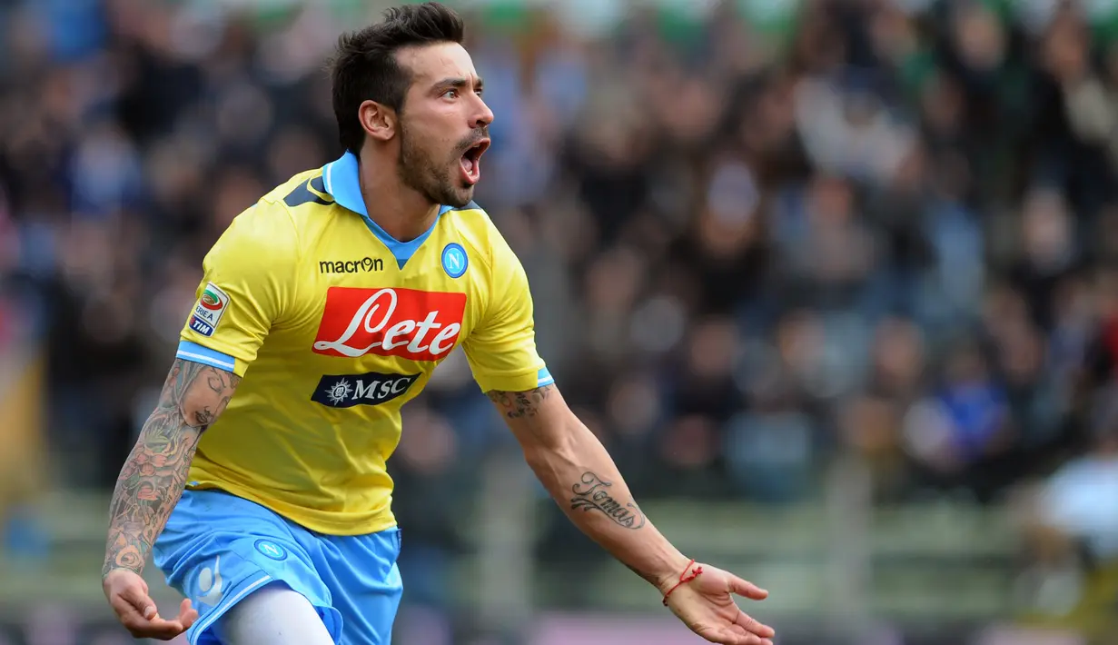 4. Ezequiel Lavezzi - Pria asal Argentina ini pernah memperkuat Napoli dari tahun 2007 hingga 2012. Bersama Napoli ia menyabet penghargaan sebagai pemain terbaik Serie A 2010 dan memenangkan Coppa Italia 2012. (AFP/Tiziana Fabi)