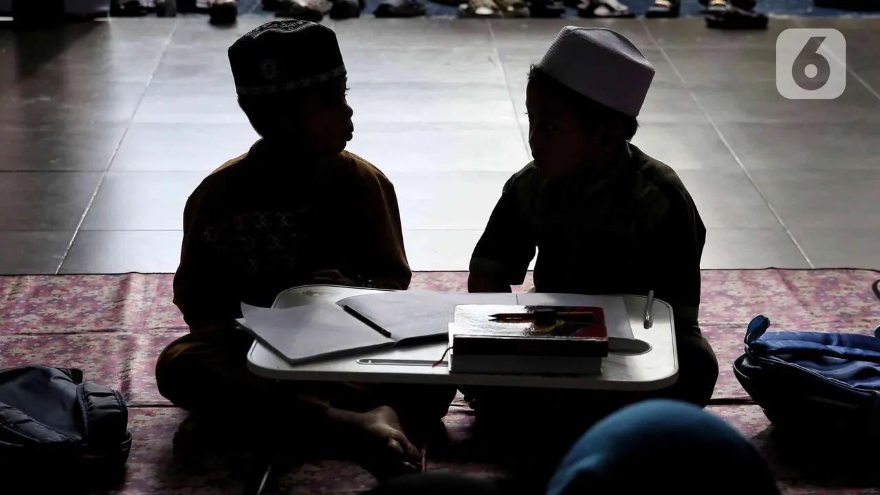 Anak-anak Ikuti Pesantren Kilat di RPTRA Malinjo