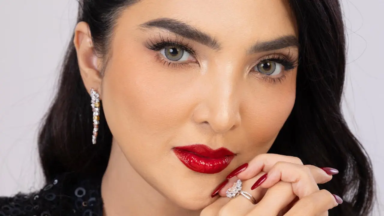 Gaya Stunning Glamor Ashanty Kenakan Perhiasan Berlian