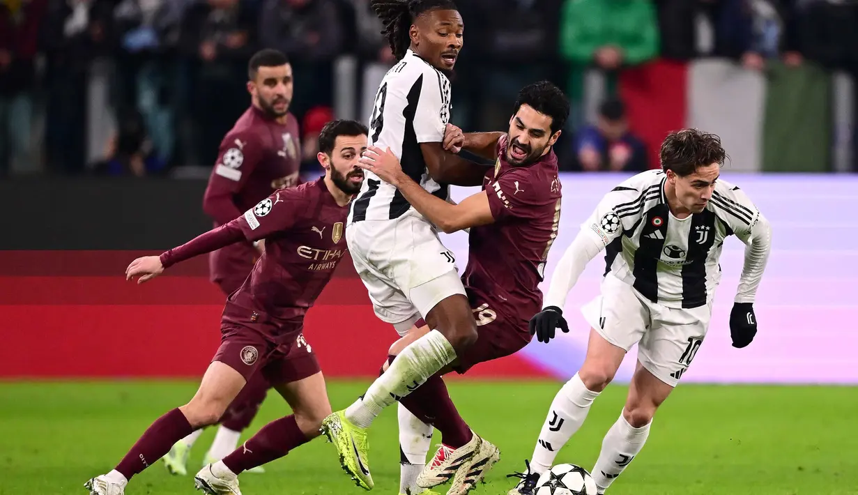 Laga antara Juventus melawan Manchester City berlangsung sengit. (Marco BERTORELLO/AFP)