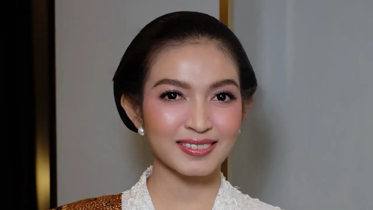Selvi Ananda saat Rayakan Hari Kartini