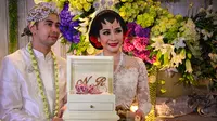 Ini Kado Pernikahan Melly Goeslaw Untuk Raffi Ahmad