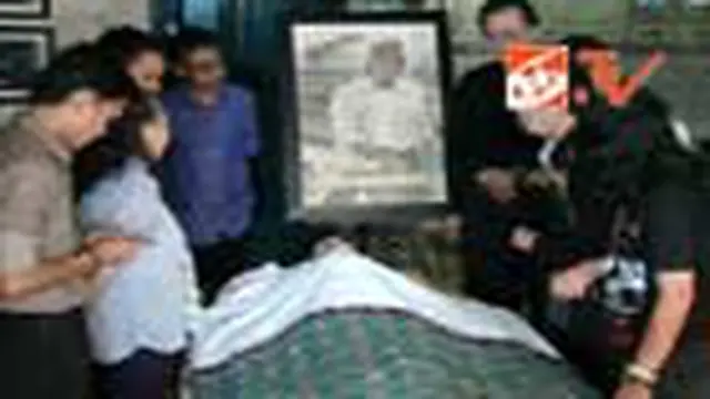 Pelayat Terus Berdatangan ke Rumah Franky