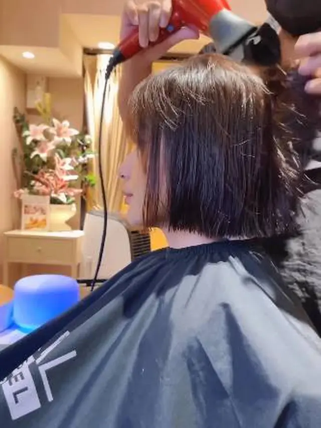 7 Potret Terbaru Chelsea Olivia dengan Rambut Bondol, Tampil Makin Muda