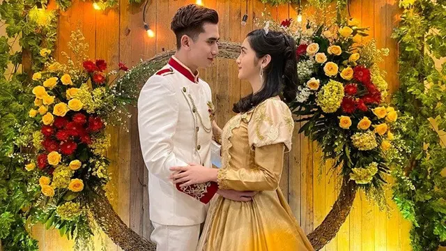 6 Gaya Verrell Bramasta saat Berpenampilan Bak Pangeran, Curi Perhatian