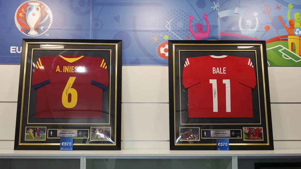 Souvenir Piala Eropa