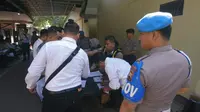 Mendadak Propam Giring Puluhan Polisi Usai Apel Pagi, Ada Apa?