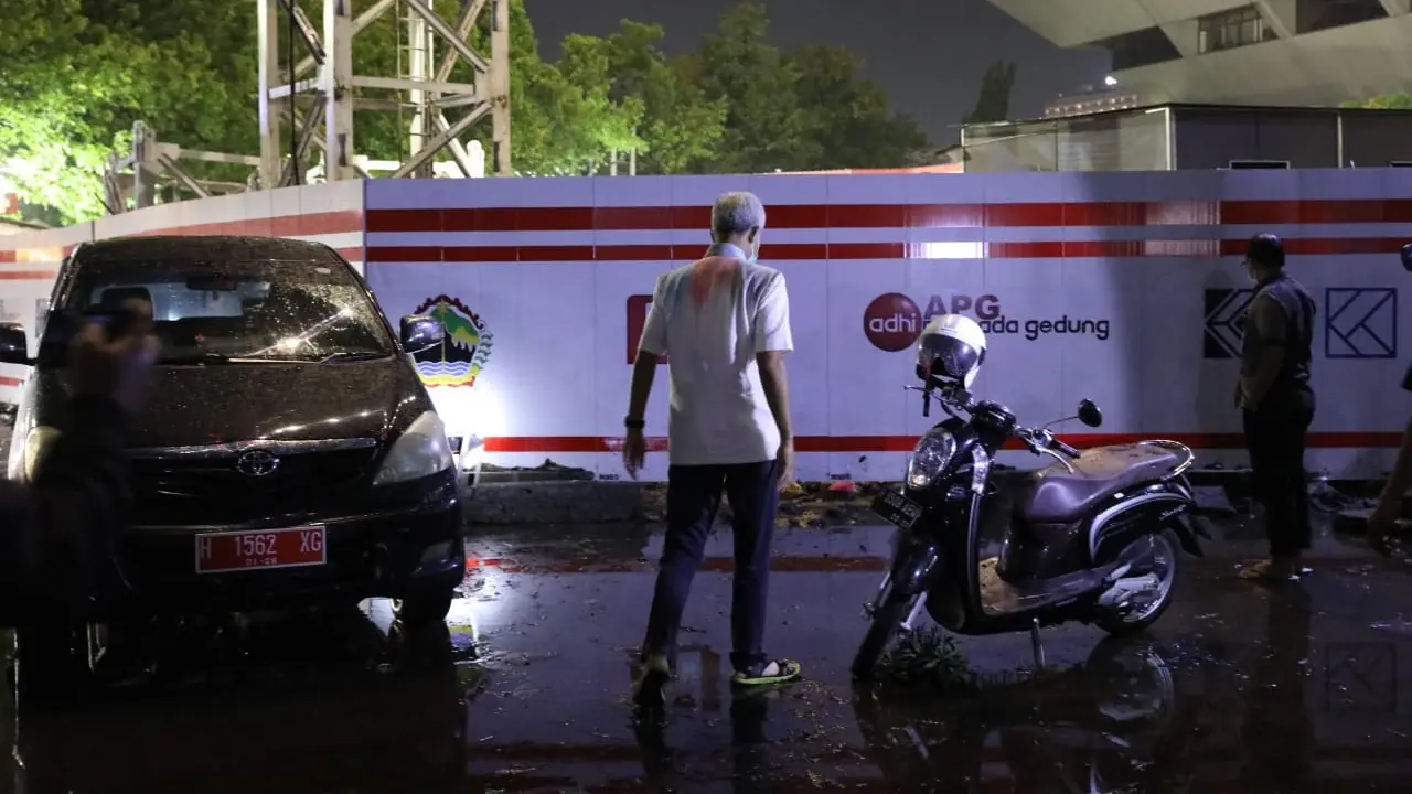 Temukan Penyebab Banjir, Ganjar Minta Pengembang Gedung DPRD Tidak Bikin Tanggul
