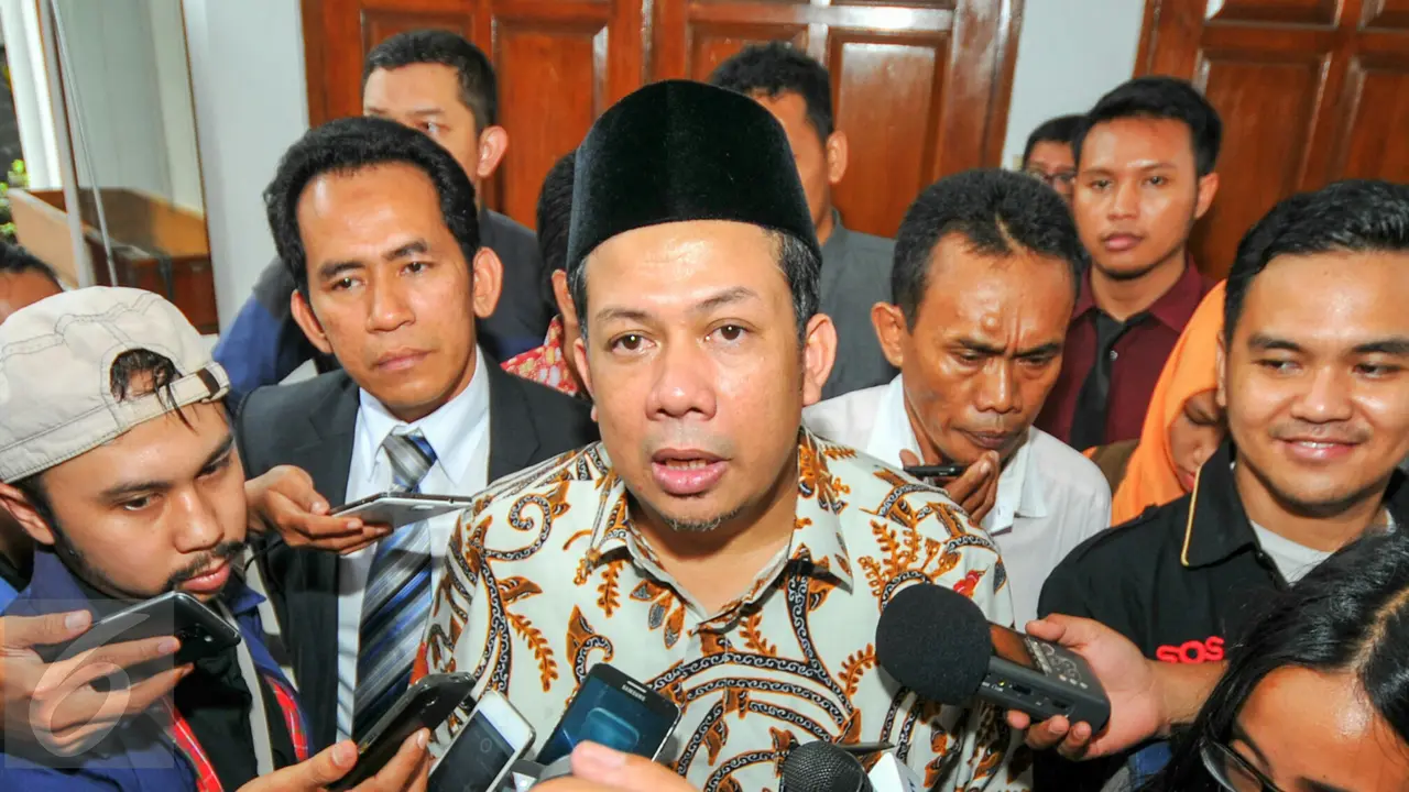 20160503-Fahri Hamzah Lakukan Mediasi dengan PKS di PN Jaksel-Jakarta