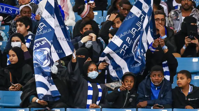 Untuk Pertama Kalinya, Arab Saudi Izinkan Fans Wanita Masuk Stadion