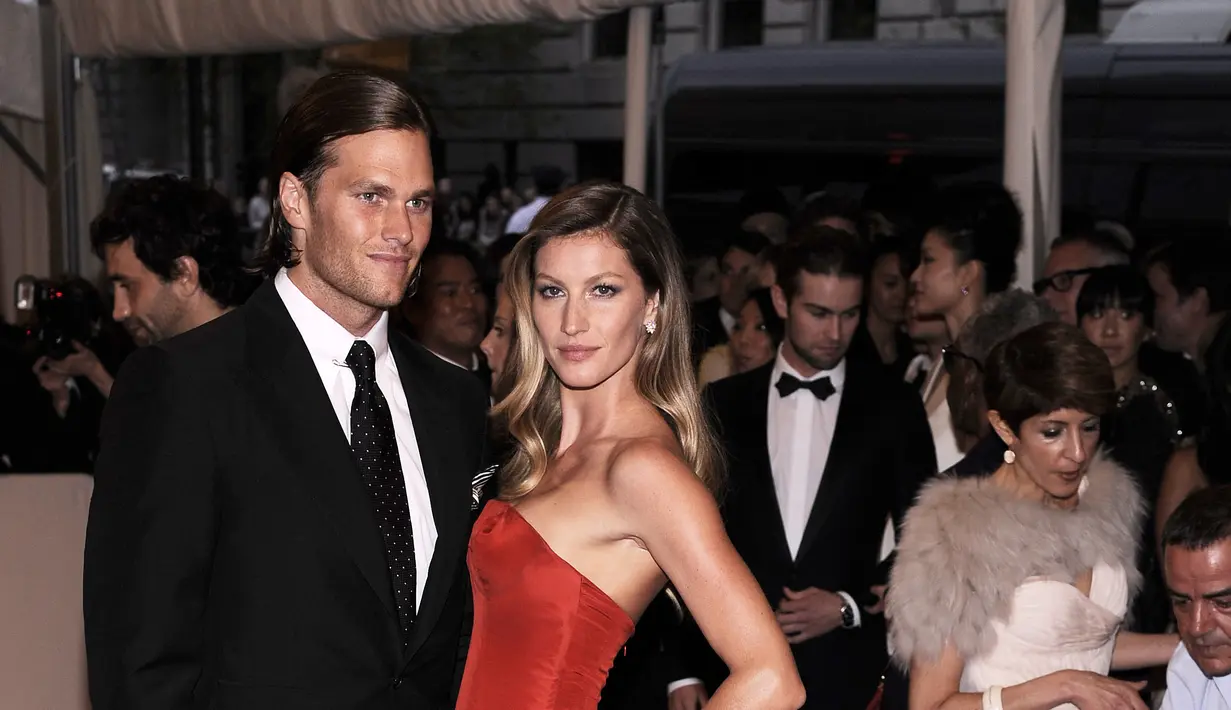 <p>Pasangan Tom Brady dan Gisele Bundchen kini tengah diterpa kabar keretakan rumah tangga. Supermodel ini pun membahas mengenai pernikahannya saat diwawancara oleh CBS This Morning. (Bintang/EPA)</p>