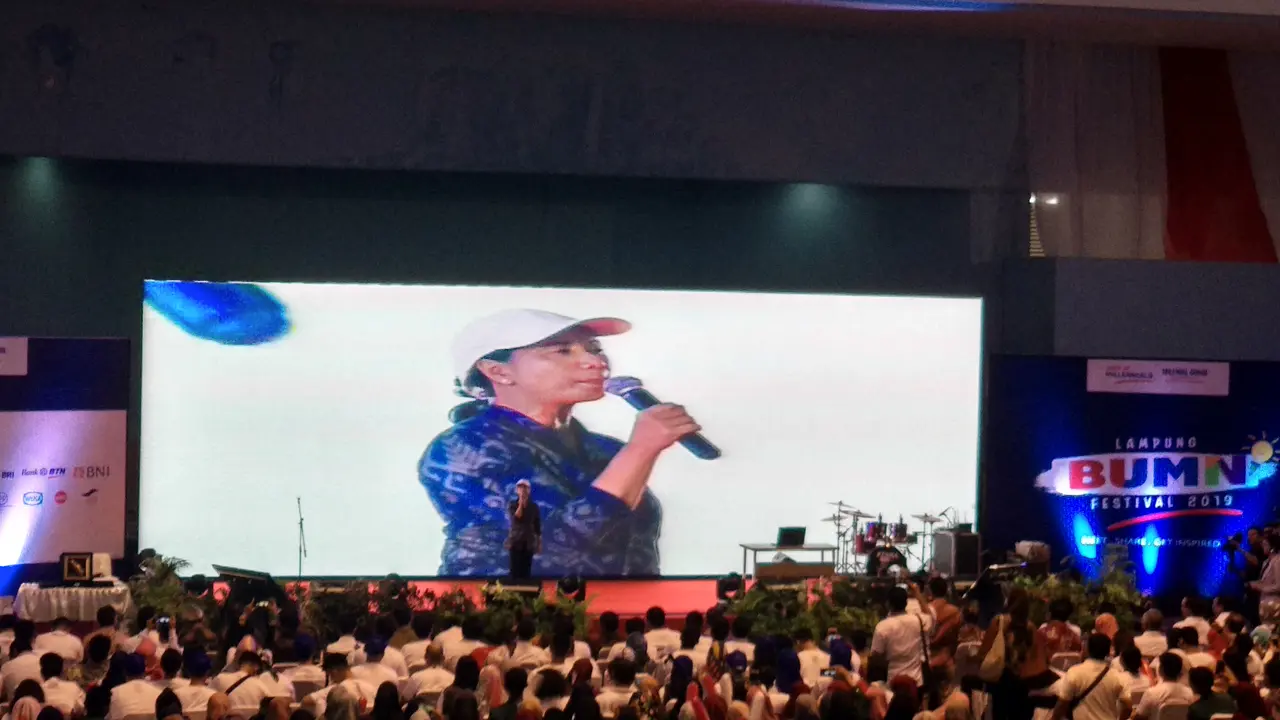 Menteri BUMN Rini Soemarno membuka perekrutan 11 ribu lowongan kerja yang diadakan 110 perusahaan BUMN. Liputan6.com/Maulandy