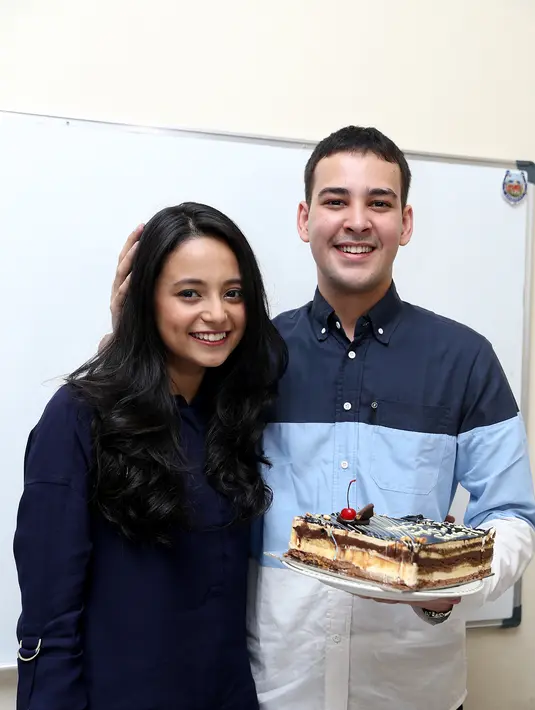 Riza Shahab yang telah menghabiskan waktu bersama Cipy selama dua tahun terakhir ini juga ingin dirinya menjadi lebih baik dari umur sebelumnya. (Andy Masela/Bintang.com)
