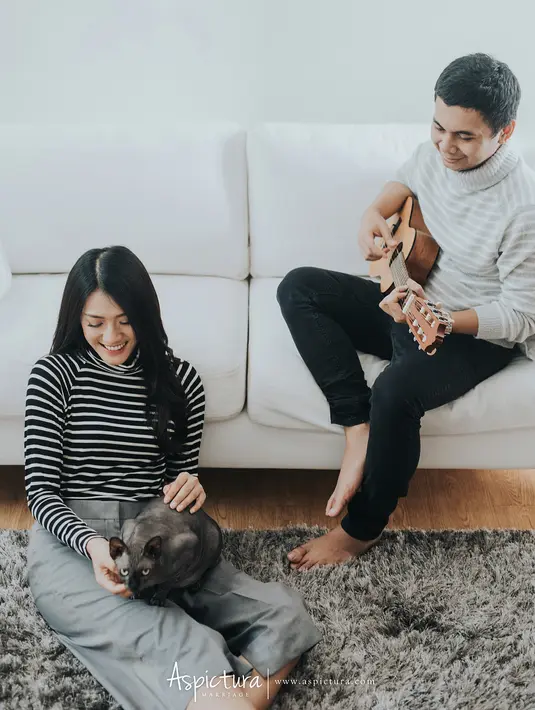 Komika yang banyak bercanda itu juga mengungkapkan bahwa jika pernikahan yang akan digelar pada 5 Mei mendatang merupakan sebuah keajaiban. (Instagram/aldosinarta)