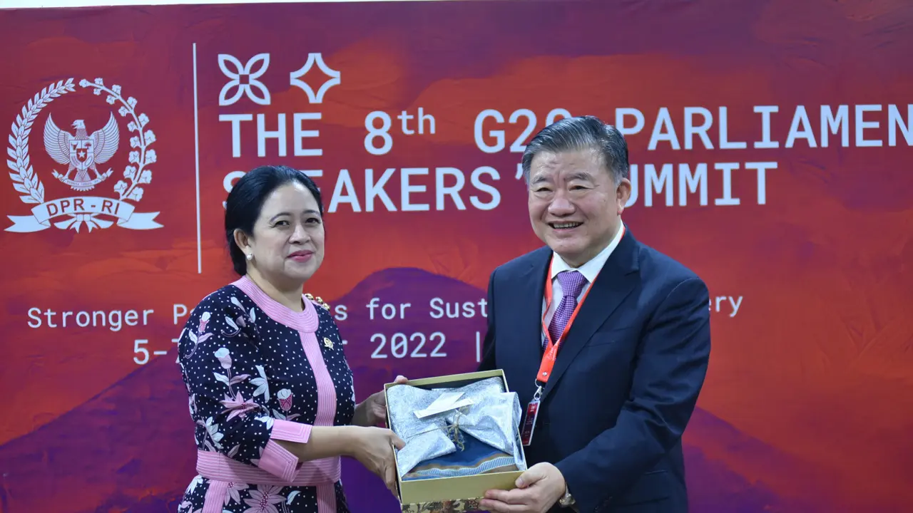 Pertemuan bilateral antara Ketua DPR RI Puan Maharani dengan Wakil Ketua Komite Tetap National People’s Congress Republik Rakyat Tiongkok (RRT) Zhu Chen di Kompleks Parlemen, Senayan, Jakarta, Rabu (5/10/2022). (Dok: DPR RI-P20)