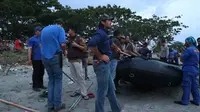 Matt Wright Kesulitan Tangkap Buaya Berkalung Ban