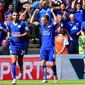 Striker Leicester, Jamie Vardy, merayakan gol yang dicetaknya ke gawang Sunderland pada laga Liga Premier Inggris di Stadion King Power, Inggris, Sabtu (8/8/2015). (AFP Photo/Ben Stansall)