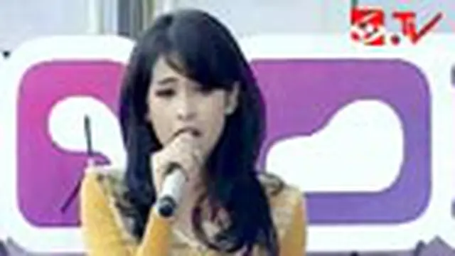 Maudy Ayunda - Aku atau Temanmu
