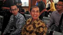 Hadi Poernomo saat menunggu di ruang sidang utama Pengadilan Negeri Jakarta Selatan, Senin (18/5/2015). Hadi Poernomo mengajukan praperadilan atas penetapan tersangka terhadap dirinya dan juga penyitaan yang dilakukan oleh KPK. (Liputan6.com/Yoppy Renato)