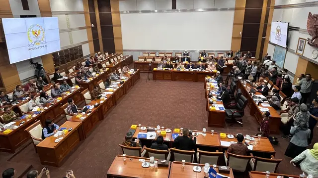 Rapat Perdana di DPR, Meutya Hafid Klaim Tengah Audit SDM Terkait Judi Online