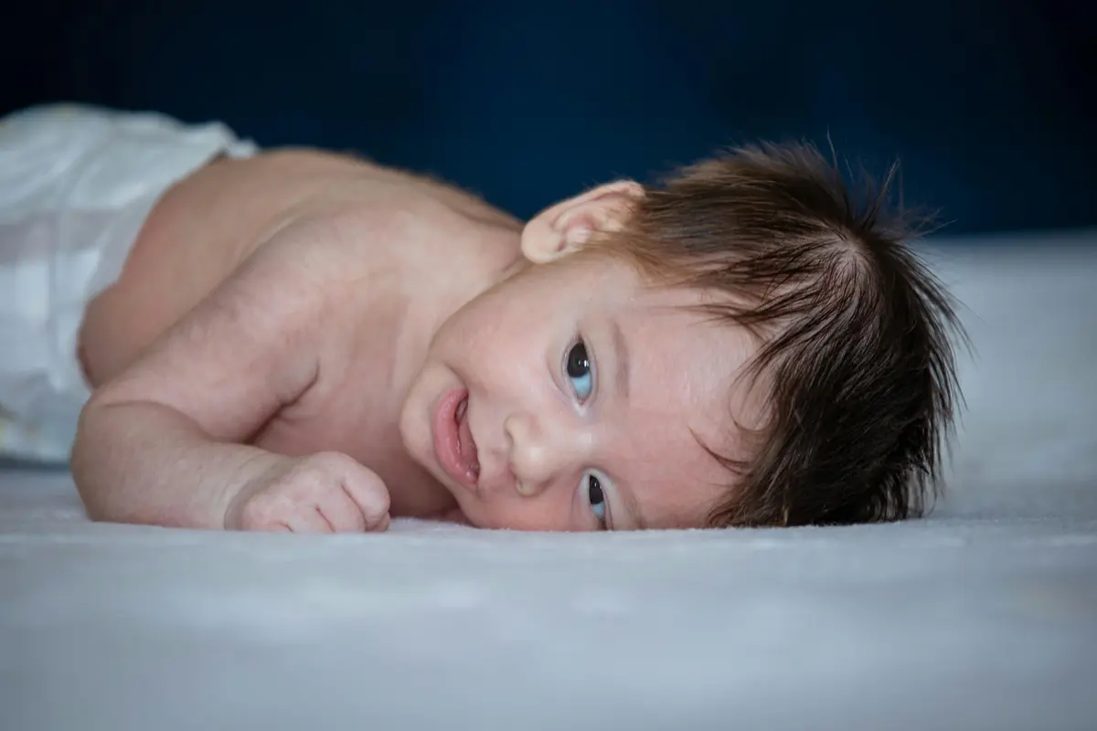 Manfaat Tummy Time untuk Bayi: Bantu Perkembangan Motorik Si Kecil dengan Cara Sederhana