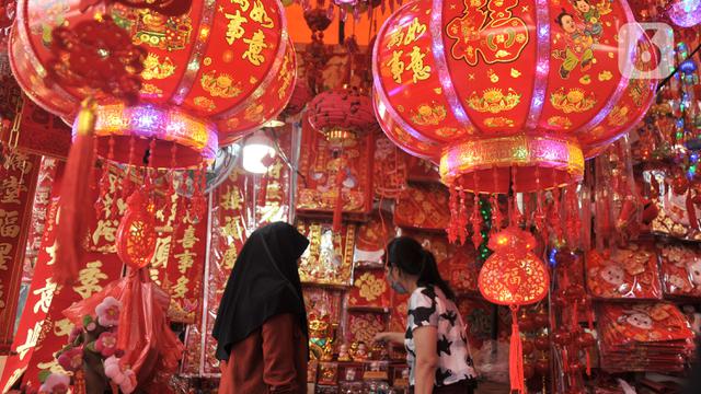 Berburu Pernak-Pernik Imlek di Petak Sembilan