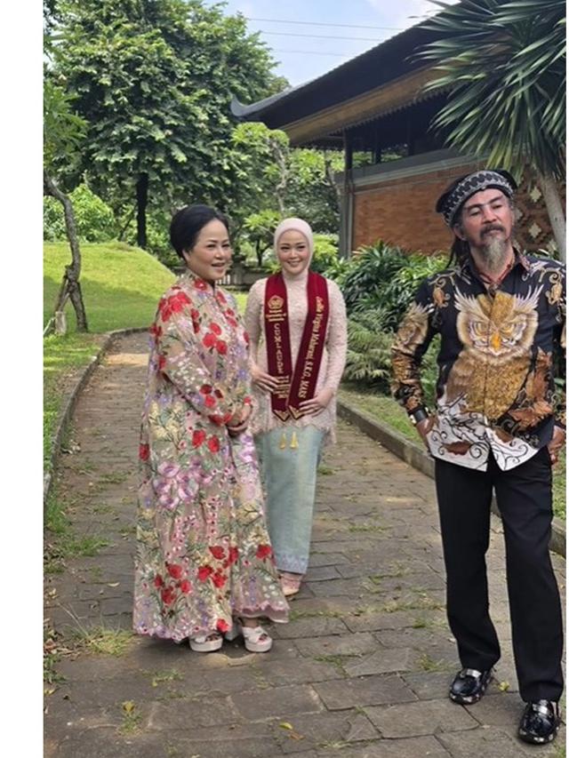 6 Potret Cecillia Gina Putri Limbad Lulus S2 MARS, Wisuda Dihadiri Keluarga