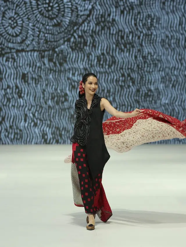 Koleksi Terbaru BIN House di Jakarta Fashion Week 2024. [Fimela/Daniel Kampua]