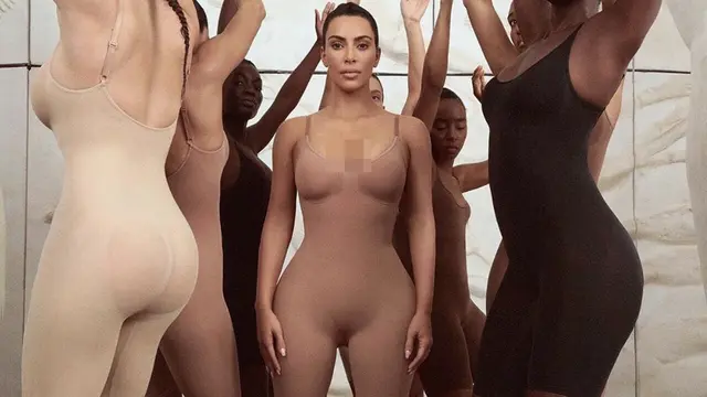 Jadikan Kimono Sebagai Pakaian Dalam, Kim Kardashian Diprotes Warga Jepang