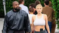 Kanye West dan Bianca Censori. (dok. Instagram @yocharleyofficial/https://www.instagram.com/p/CsRiN0lL9Ot/Dinny Mutiah)