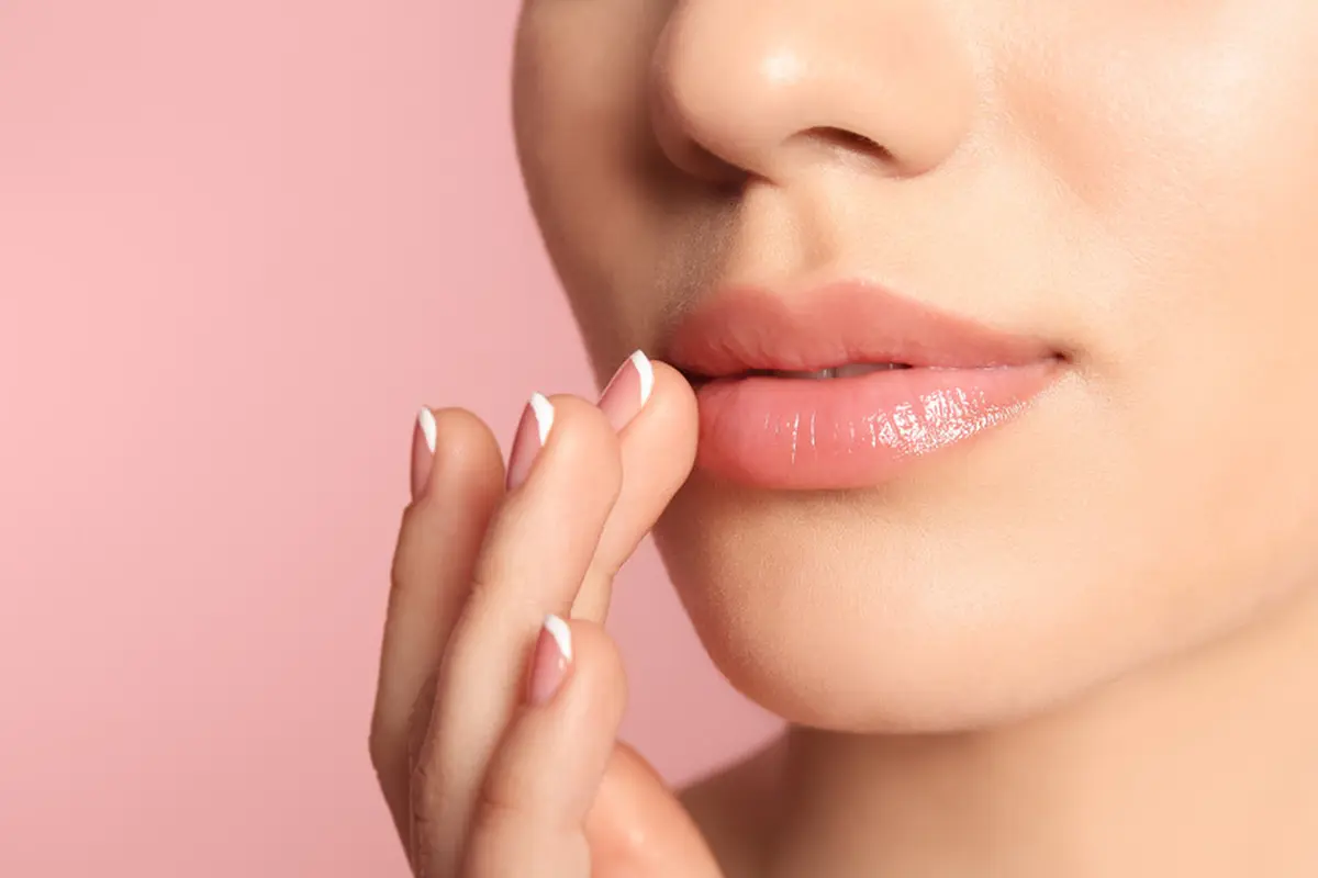 Menggunakan 3 Bahan Alami Ini Untuk Membuat Bibir Merah Merona