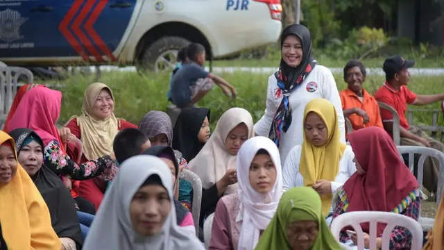 Demi Suami, Istri Cawagub Sulsel Gerilya ke Kelompok Emak-emak