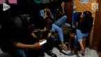 Sebanyak empat orang pasangan sesama jenis diciduk dari sebuah tempat indekos. Sementara di tempat lain, Satpol PP juga menangkap empat pasangan mesum.