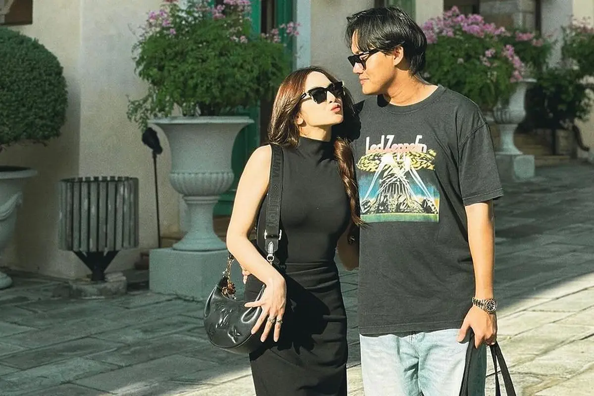 6 Gaya Bucin Rizky Febian dan Mahalini Pakai Outfit Serasi saat Liburan di Thailand