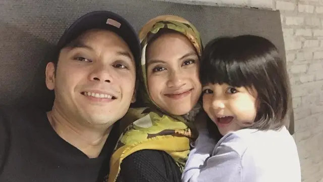 6 Potret Kebersamaan Sienna Ameerah dan Ibu Sambungnya, Kompak Banget