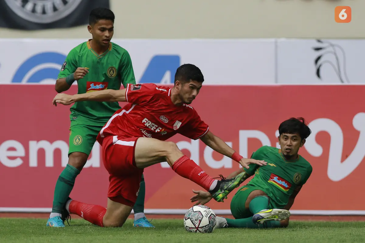 Foto: Fabiano Beltrame Gagal Eksekusi Penalti, Persis Solo Ditahan Imbang Tanpa Gol di Laga Pembuka Piala Presiden 2022