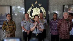 Kapolri Jenderal Tito Karnavian memberi keterangan usai melakukan rapat kordinasi di Mabes Polri, Jakarta, Selasa (29/11). Rapat tersebut menyambut Akhir Tahun 2016 kedepan agar semua berjalan aman baik. (Liputan6.com/Johan Tallo)