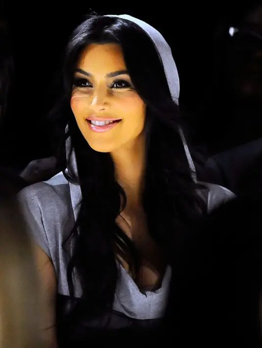 Informasi soal penangkapan para perampok yang diberikan pihak kepolisian Perancis kepada keluarga Kim Kardashian kabarnya membuat Kim sangat senang. Lewat pengacaranya, Jean Veil, ia menyampaikan rasa terima kasihnya. (AFP/Bintang.com)