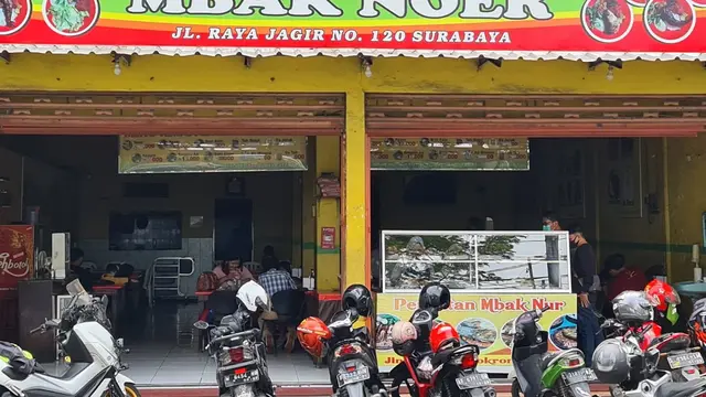 Rekomendasi Tempat Makan Ayam Penyet di Surabaya