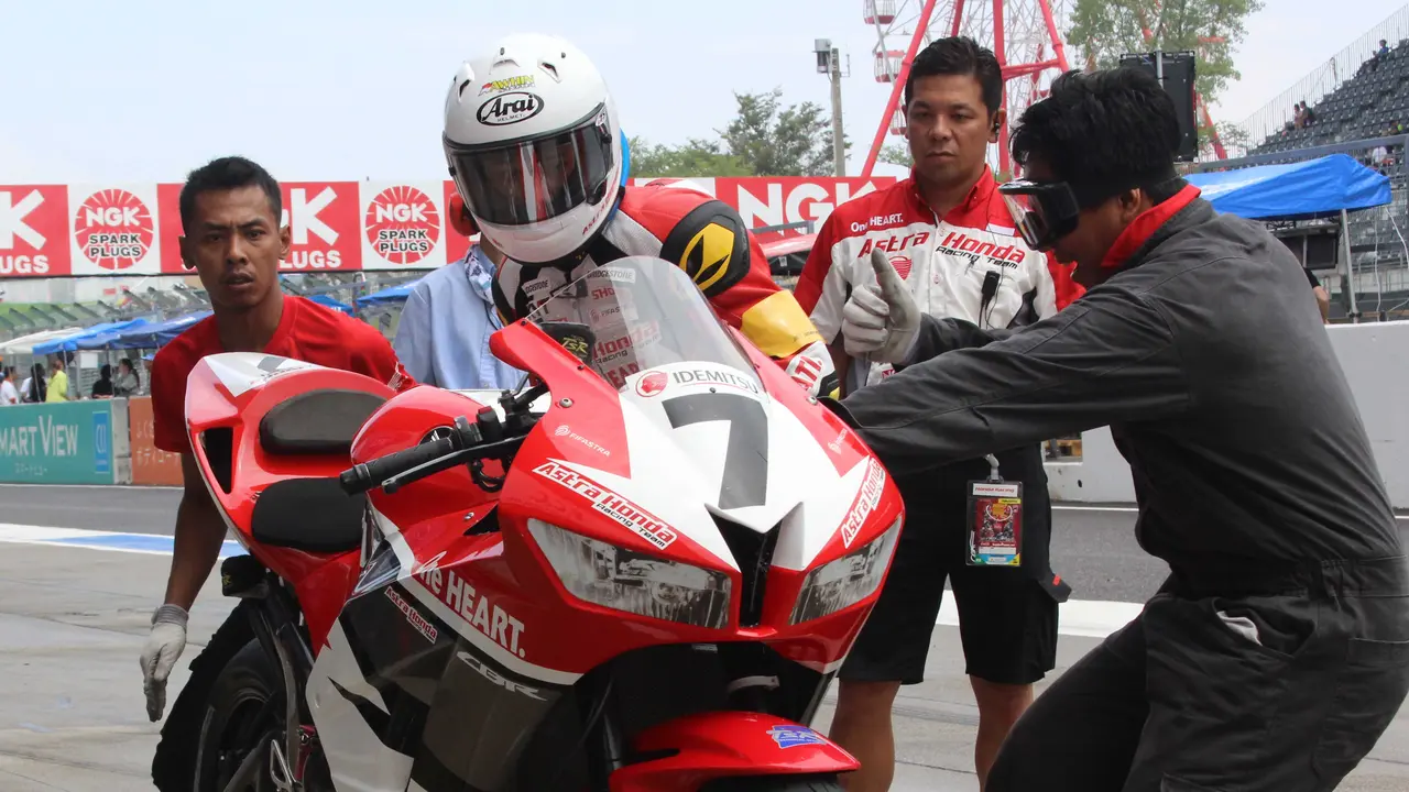 Suzuka 4 Hours, Astra Honda Racing Team
