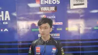Wahyu Nugroho ketika ditemui Bola.com di garasi Yamaha Racing Indonesia selepas race kedua AP250 ARRC 2023, Mandalika, Minggu (13/8/2023). (Bola.com/Hery Kurniawan)