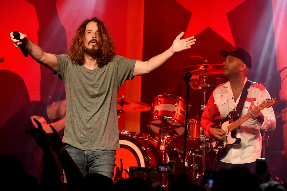 [Bintang] Menyentuh, Simak Video Musik Terakhir Chris Cornell