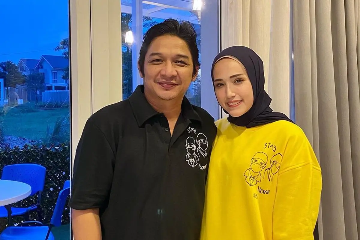 [Fimela] Adelia dan Pasha Ungu