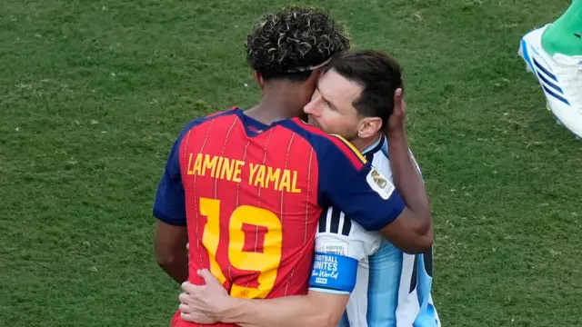 Lamine Yamal, Lionel Messi,