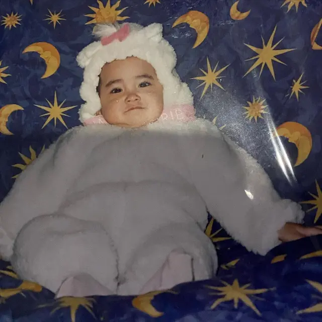 Ulang Tahun ke-23 Ini 7 Potret Masa Kecil Nadya Arina yang Menggemaskan
