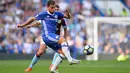 Eden Hazard membuka keunggulan timnya saat menjamu Burnley pada laga pekan ke-3 liga Inggris di Stamford Bridge, London (27/8/2016). (AFP/Glyn Kirk)