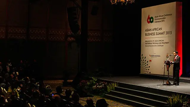 Pembukaan Konferensi Asia Afrika oleh Presiden Republik Indonesia Joko Widodo diisi dengan pidato singkat yang menyentak. Pidato yang berdurasi kurang dari 15 menit tersebut menyinggung ketidak-adilan, kesenjangan, dan kekerasan yang sangat bertolak ...