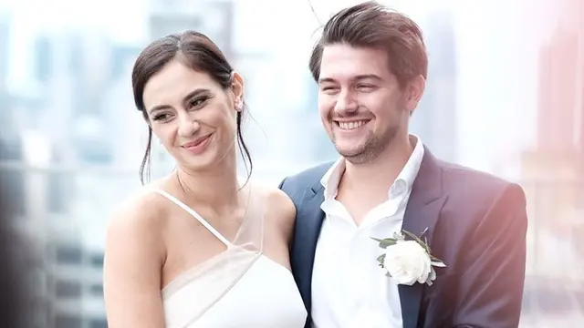 [Bintang] Marissa Nasution dan Suami